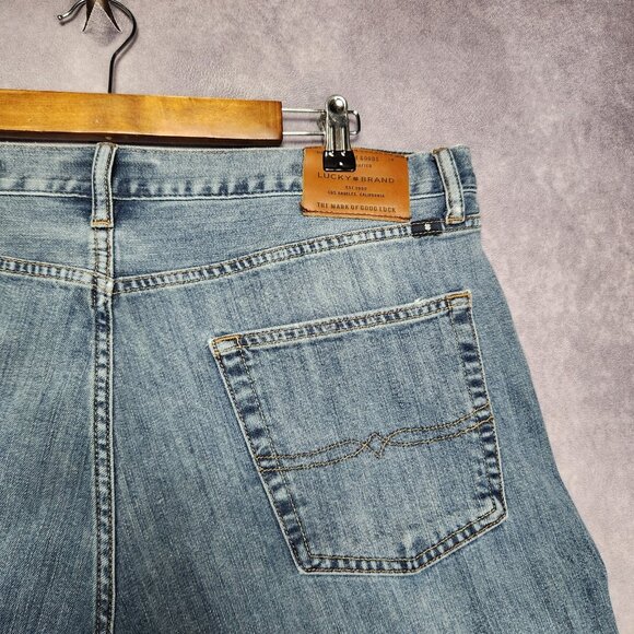 Lucky Brand 410 Athletic Slim Jeans Mens 38x30 Denim Stretch Candiani Casual - Picture 5 of 16